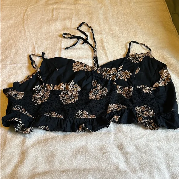 SHEIN Black and Cream Floral Top and Shorts Set - Image 4