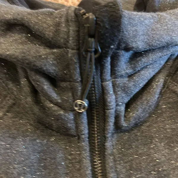 Lululemon Women’s Grey Glitter Cuddle Up Jacket/Sweatshirt Zip-up, Size 8 - Image 4