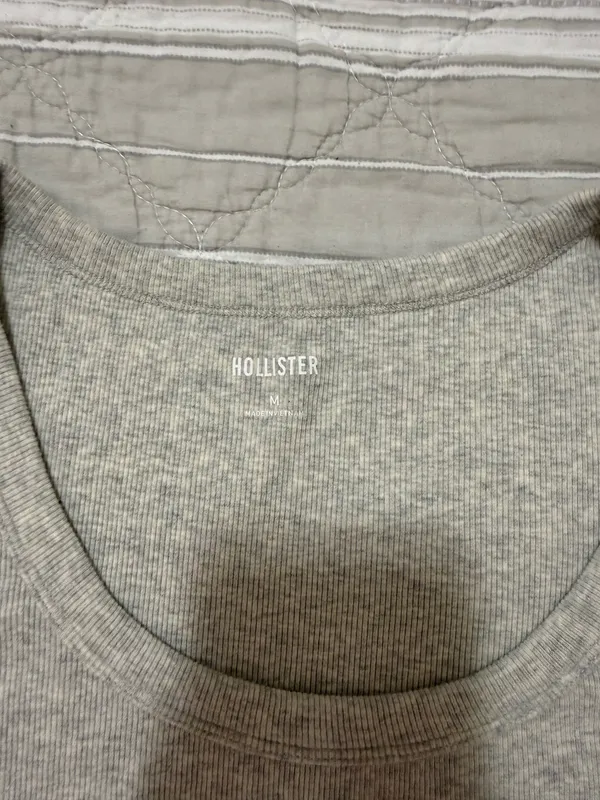 Hollister Grey Scoop Neck T-Shirt - Image 2