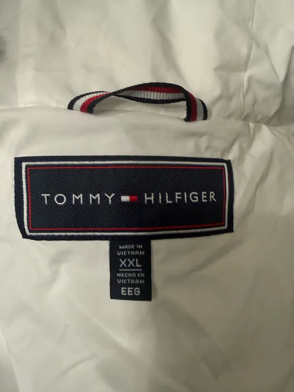 Women's White Quilted Hooded Puffer Jacket - Image 3