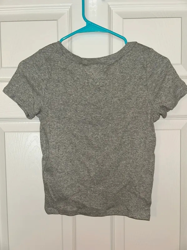 Hollister Cropped Top - Image 3