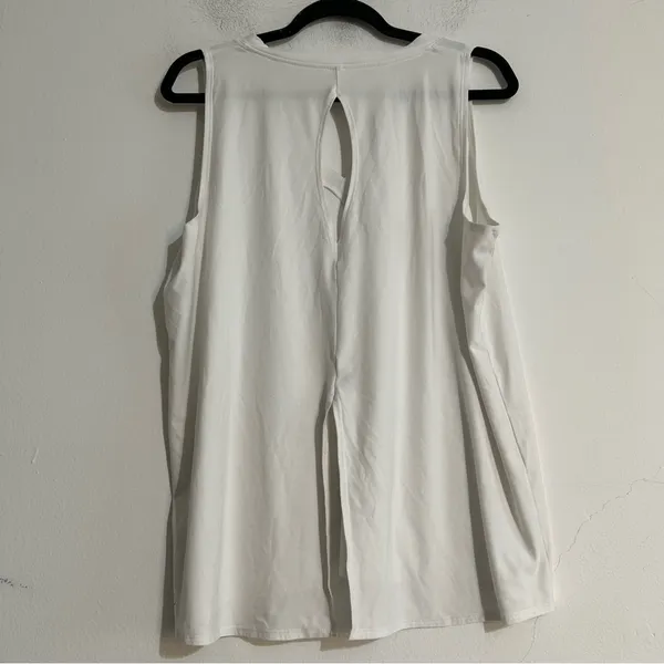 Beyond Yoga Featherweight All About It Split Back Tank White Size 1X - Image 3