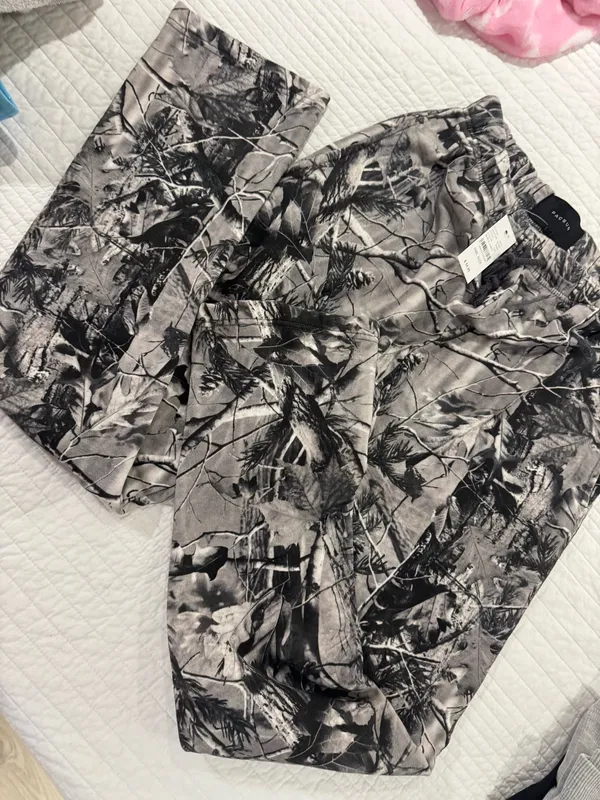 Small Pacsun Men’s camo sweatpants NWT - Image 3