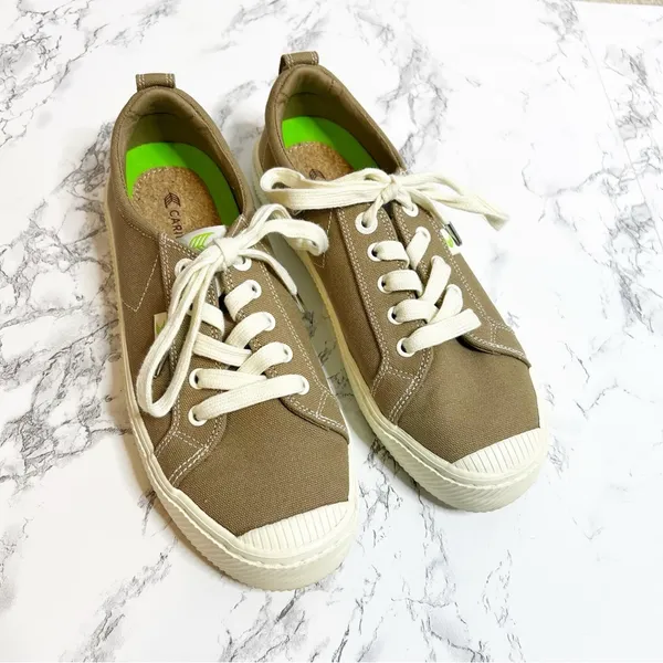 Cariuma‎ OCA low-top canvas sneakers Sz 8.5 - Image 4