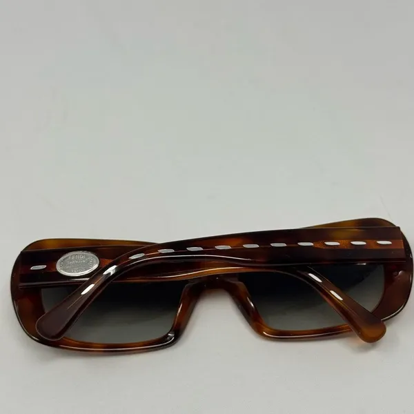 Fendi FS 5182 Sunglasses in light Havana 214 - Image 8