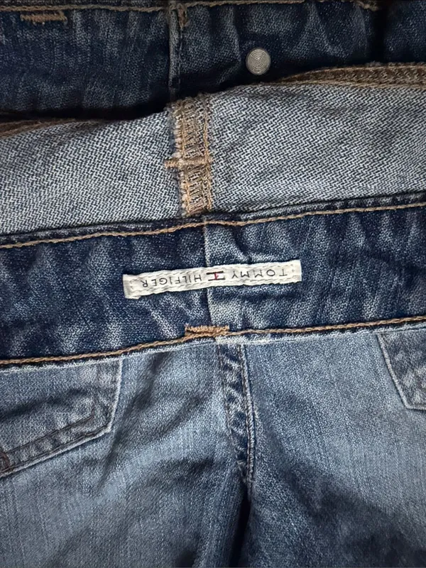 Tommy Hilfiger Low Rise Denim Shorts Size 4 - Image 4