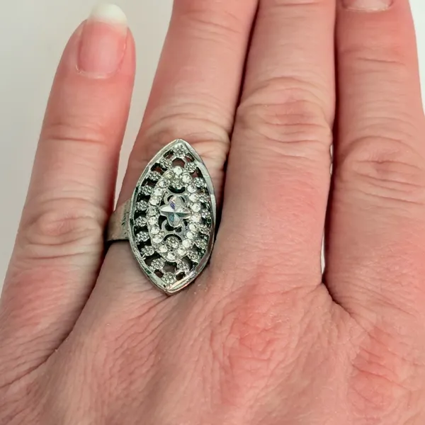 Vintage Art Deco Silver Tone Ring Size 7.5 - Image 6