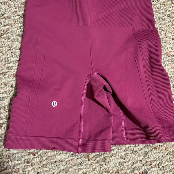 Lululemon Sculpt Short Ultra Violet- Size Small - Image 3
