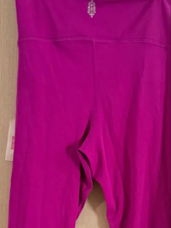 Hatch Magenta Maternity High-Waist Leggings - Image 5