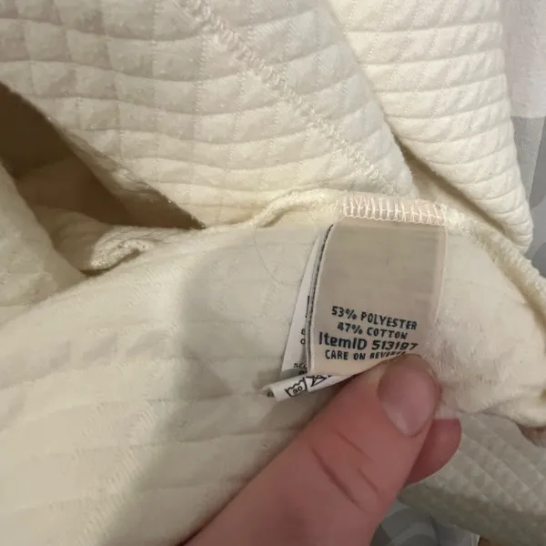 L.L. Bean Women's Cream Quilted Cardigan - Image 4