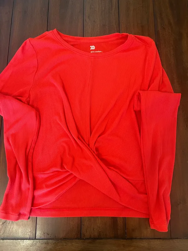 All In Motion Crop along sleeve Top Small - Image 2