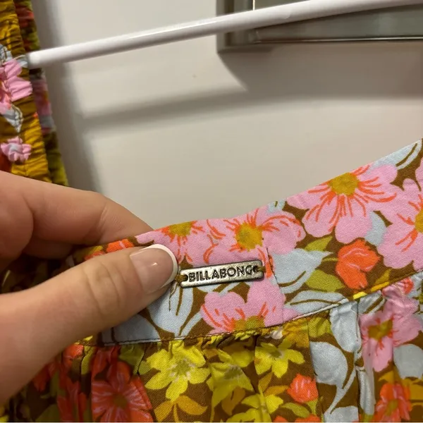Billabong Beach Daze Floral Top NWOT - Image 6