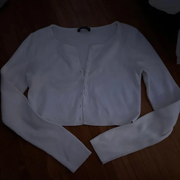 Brandy Melville Cropped Cardigan - Image 3