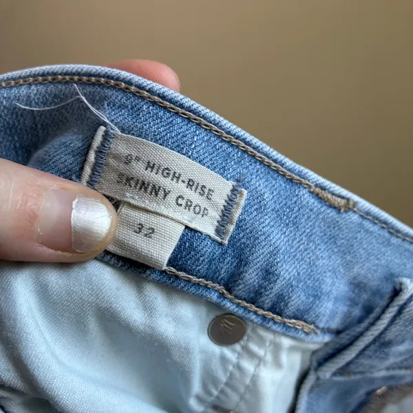 Madewell 9" high rise skinny crop 32 light wash blue jeans women's button detail - Image 6