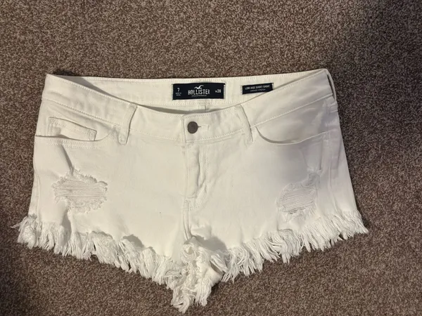 Hollister Low-Rise Short Shorts - Image 5