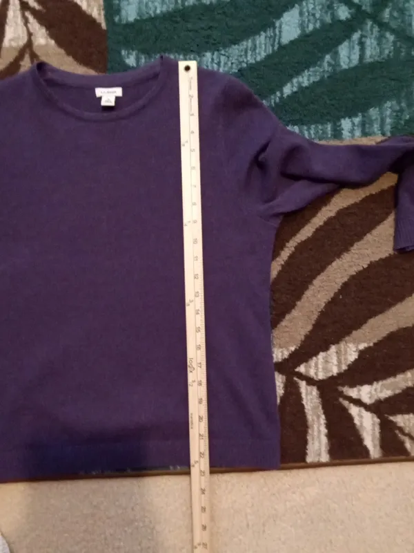 L.L. Bean Womens Crewneck Cashmere Purple Sweater Long Sleeve Size Medium - Image 8