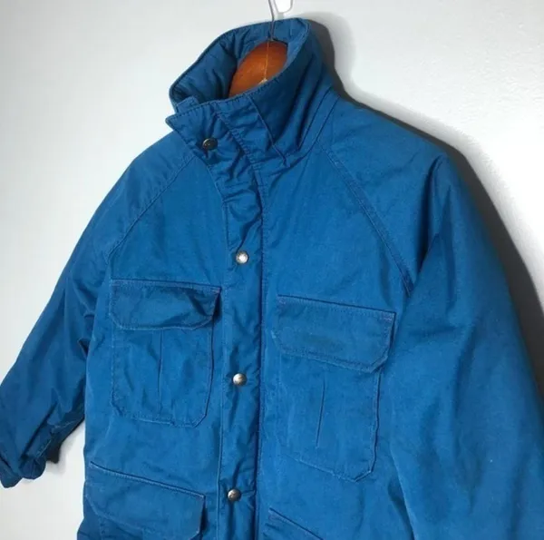 Woolrich vintage women's blue winter puffy jacket with pockets heavy medium - Image 2