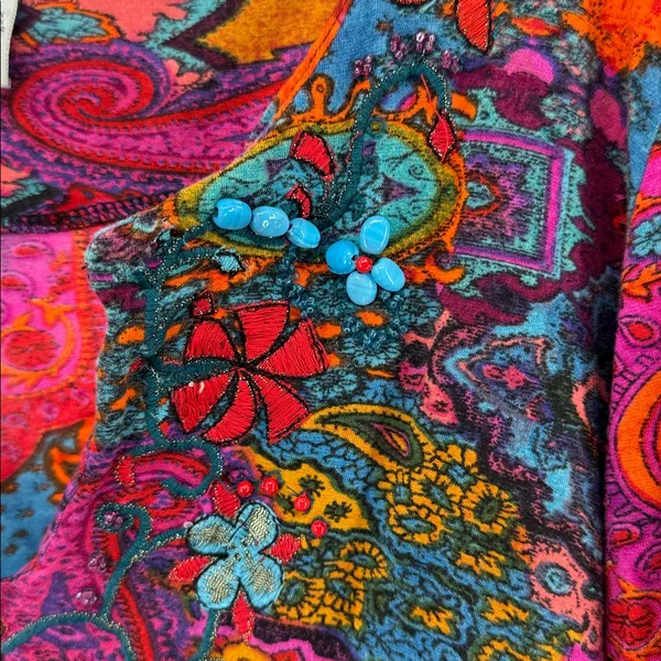 Chico's Colorful Paisley Women's Blouse beaded M/8 v-neck boho casual sequin - Image 10
