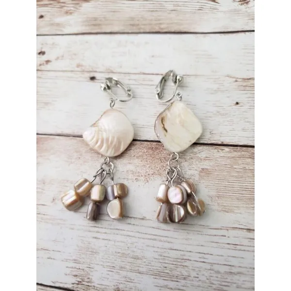 Vintage Clip On Earrings - Image 2
