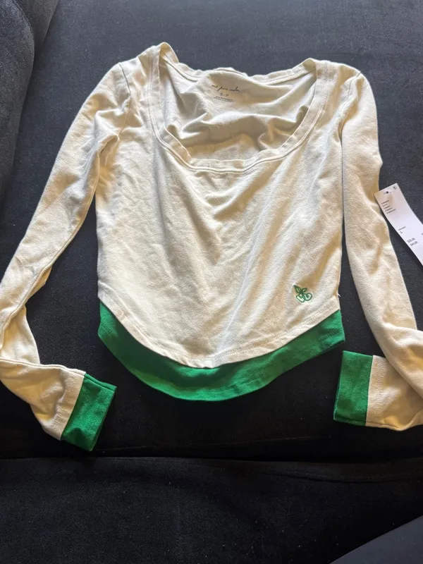 Urban Outfitters Cream Scoop Neck Top with Green Trim - Image 4