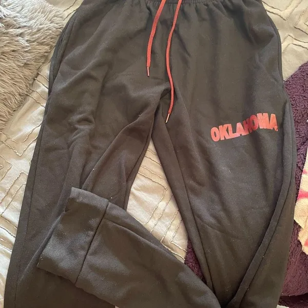 Oklahoma joggers Size M - Image 2