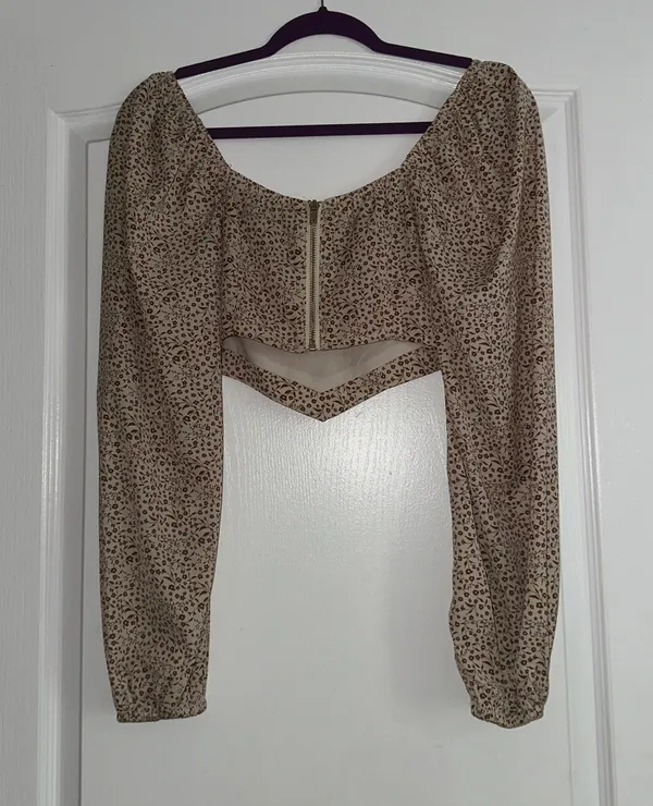 American Threads Cropped Long Sleeve - Image 4