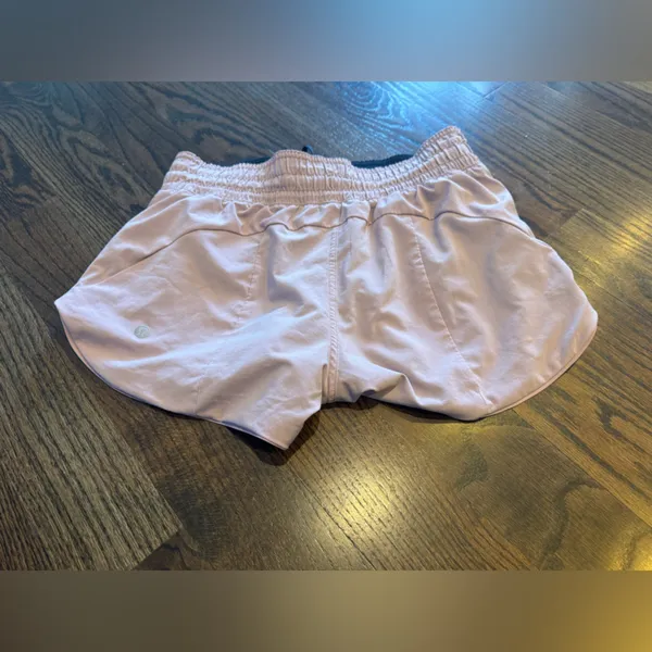 Lululemon Choose a Side Reversible Shorts 3” navy/lilac size 4 - Image 4
