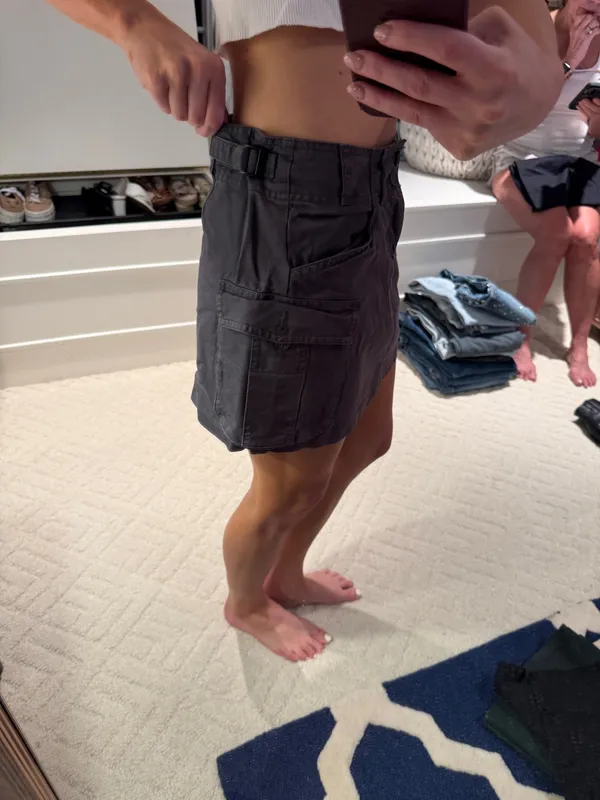 Brandy Melville Cargo Mini Skirt - Image 3