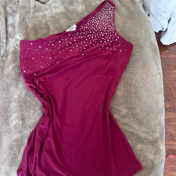 Berry pink vintage cache one shoulder gem top  - Image 4