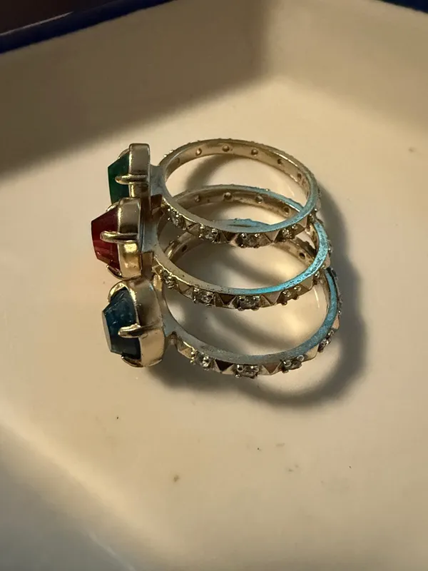 Kendra Scott Sterling Trio Heart Rings in Green, Red & Blue - Image 4