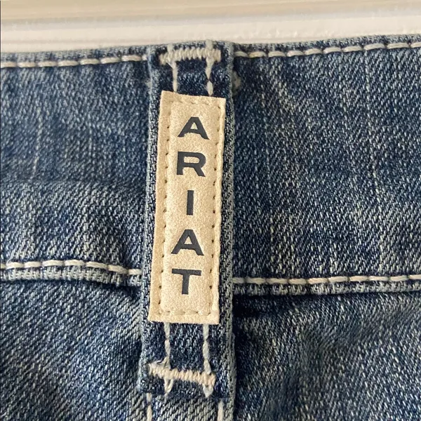 ARIAT Mid Rise Straight Classic Blue Jeans size 30 excellent conditions - Image 6