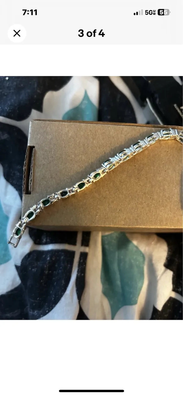 Green and silver colored Avon bracelet - Image 2