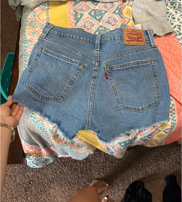 Levi’s 501 Shorts - Image 2
