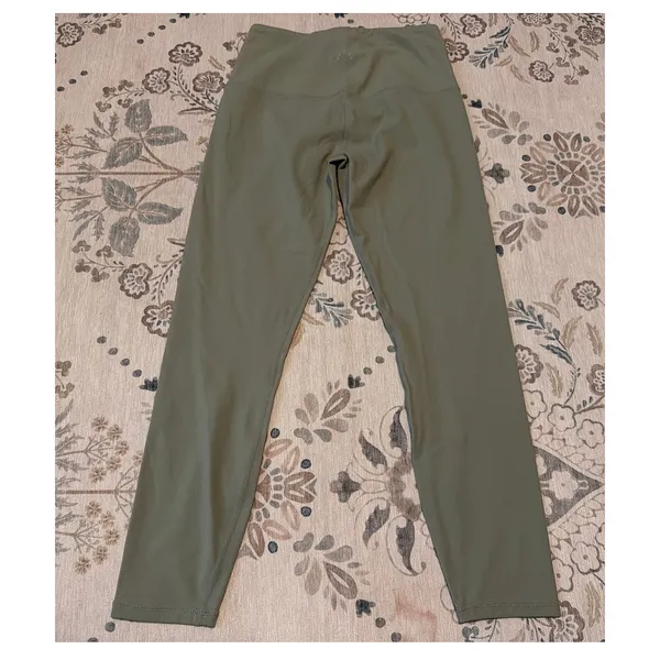 Varley FreeSoft High-Rise 23" Crop Leggings - Sage Green - Size Small - Image 5