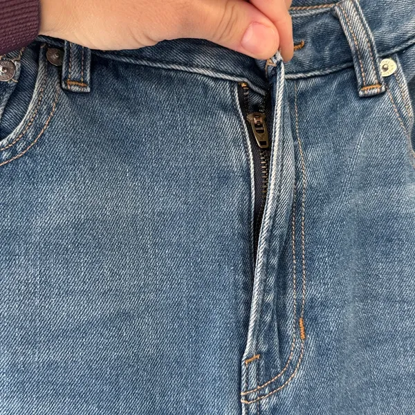 American Eagle Outfitters Light Blue Raw Hem Mom Jeans Women’s Size 8 - Image 4
