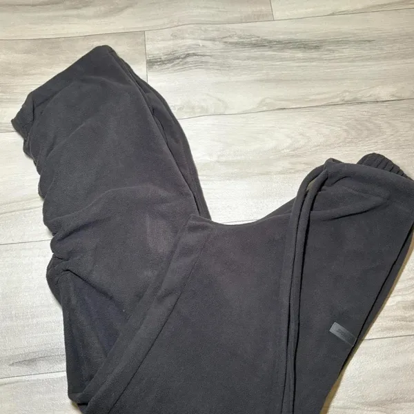 Skims fleece lounge stacked pant Color storm - Image 3