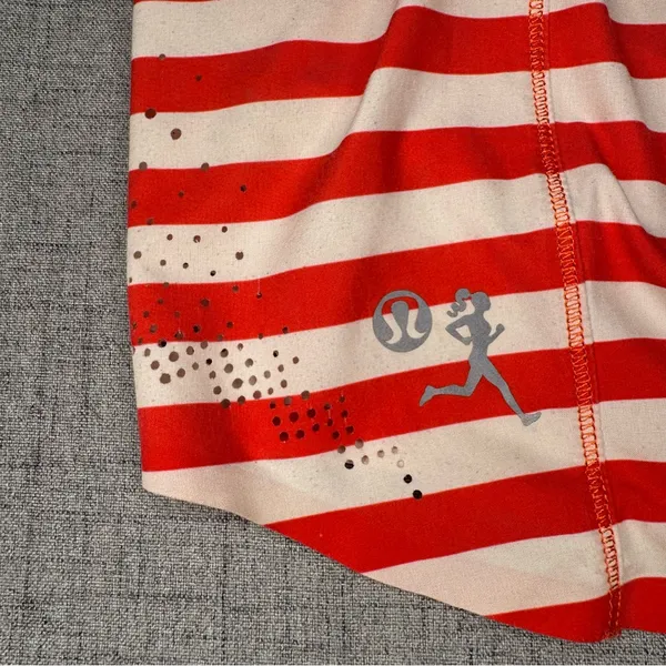 Lululemon Run Light As Air Short Fearless Red Waldo Stripe 2012 Seawheeze Size 8 - Image 9