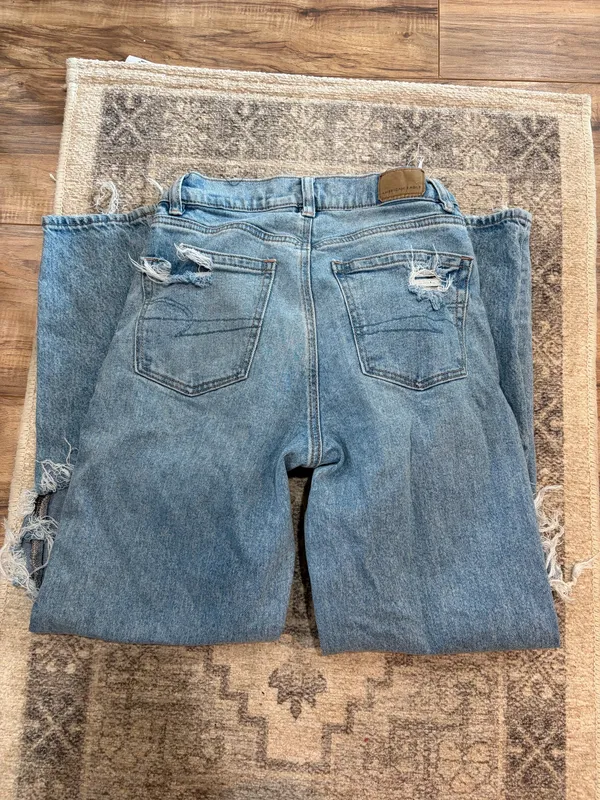 American Eagle Jeans - Image 4