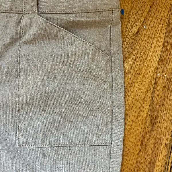 Banana Republic sz 2 slight crop pant - Image 3
