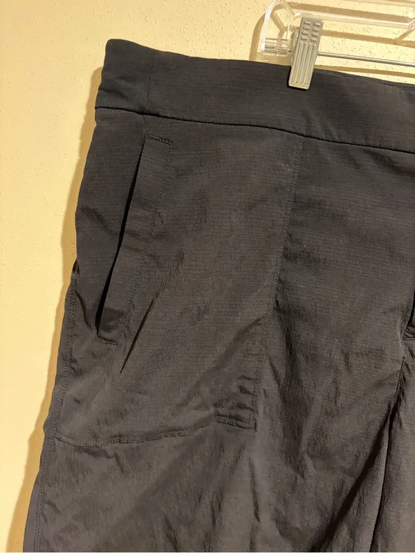 Athleta Trekkie Bermuda 2.0 Hiking Outdoor Nylon Shorts Black Size 22 - Image 8