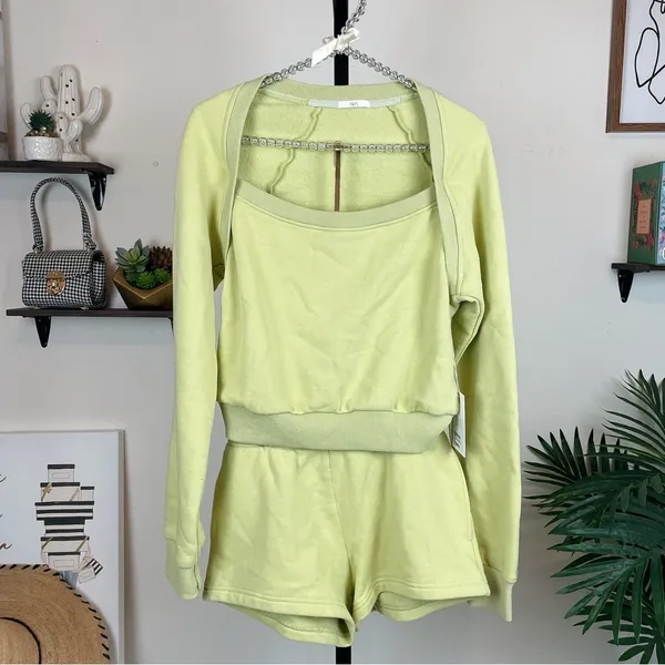 NIA the brand Cora Sweatshirt and Short Set Lounge Comfy Active Size Small - Image 2