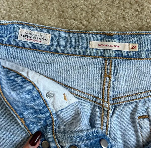 Levi’s Shorts - Image 4