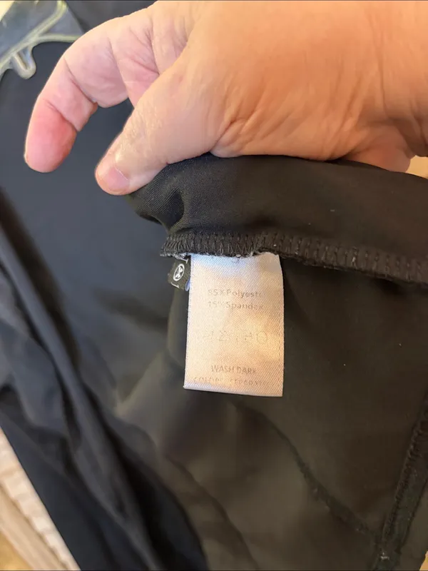 Black Zip - Image 4
