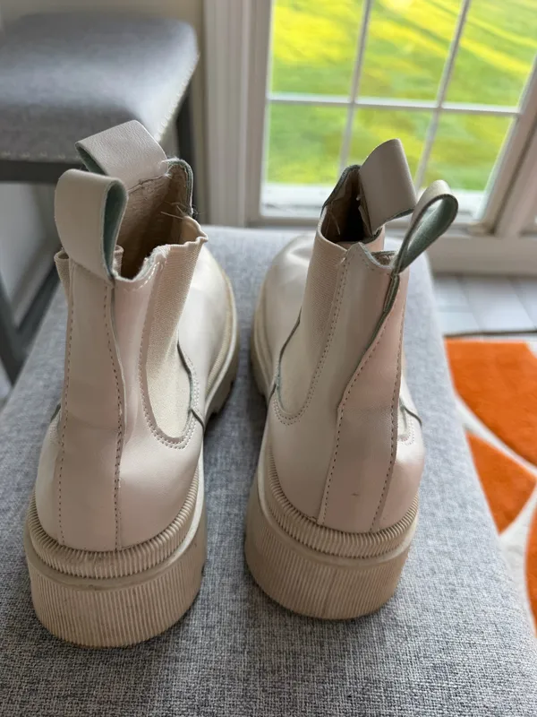 Boots White Size 9 - Image 2