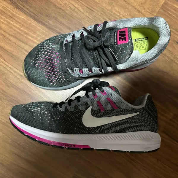Nike Gray and Pink Athletic Sneakers - Image 8