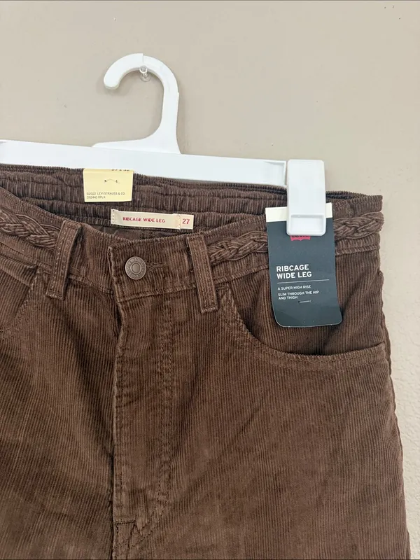 Levi’s Corduroy ribcage wide legPants - Image 5