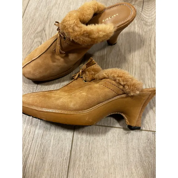 Antonio Melani Tan Suede Faux Fur Trim Tassel Mules Kitten Heel Shoe Womens 7.5M - Image 2