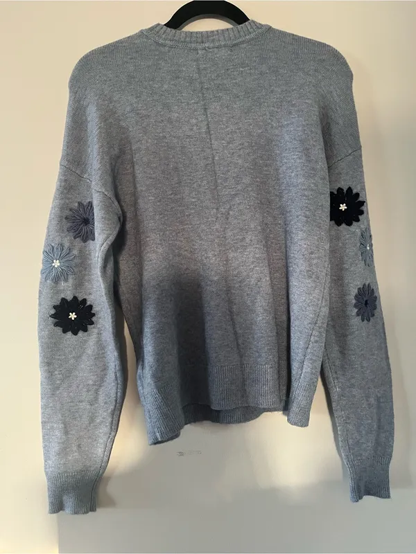 NWT Blue Floral Appliqué Embroidered Crewneck Knit Sweater Small Oversized - Image 6