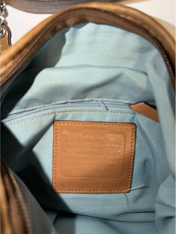 Coach Canvas Leather Tan Signature Shoulder Bag Handbag Purse medium - Image 8