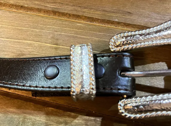 New Vtg Women Black small Genuine Leather Silver Stud Link Western belt - Image 4